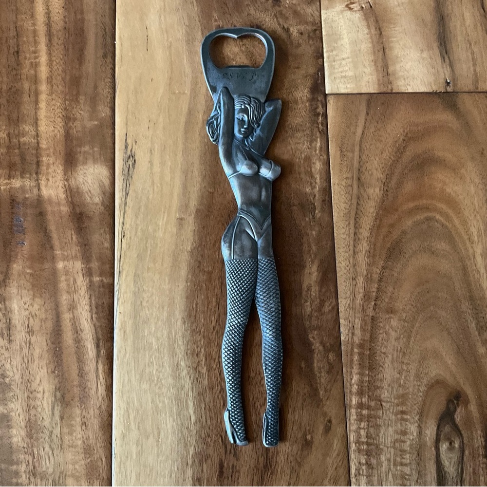 ✔️ Vintage Las Vegas Show Girl Bottle Opener